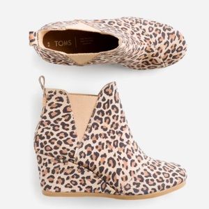 Toms - Kelsey Pull On Leather Wedge Bootie